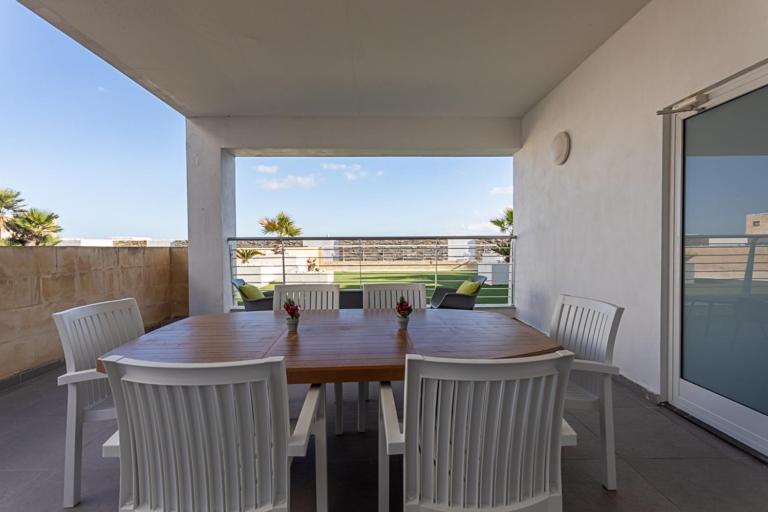 The Sea-Bank Villa Apartments Marsaskala Exterior photo