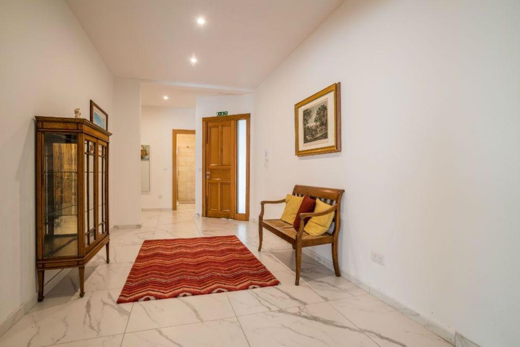 The Sea-Bank Villa Apartments Marsaskala Exterior photo
